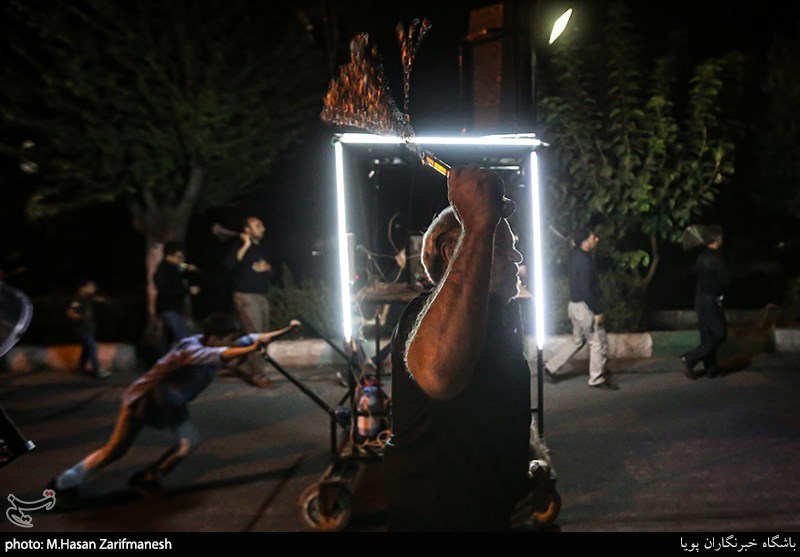 دسته عزاداری هیات چهارده معصوم به مناسبت هفتم شهادت امام حسین(ع)