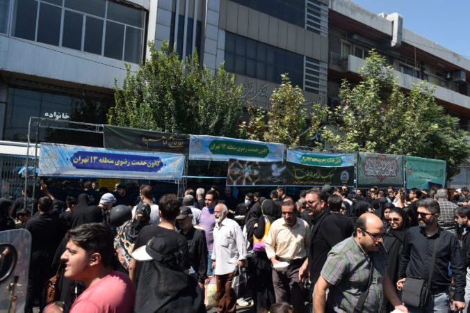 خدمترسانی خادمیاران رضوی منطقه ۱۳ تهران در مسیر پیادهروی جاماندگان اربعین خدمترسانی خادمیاران رضوی منطقه ۱۳ تهران در مسیر پیادهروی جاماندگان اربعین
