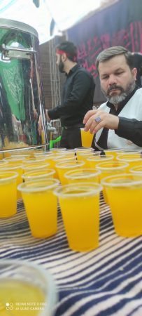 برپایی چایخانه حضرت رضا(ع) در اسلامشهر در ایام اربعین برپایی چایخانه حضرت رضا(ع) در اسلامشهر در ایام اربعین